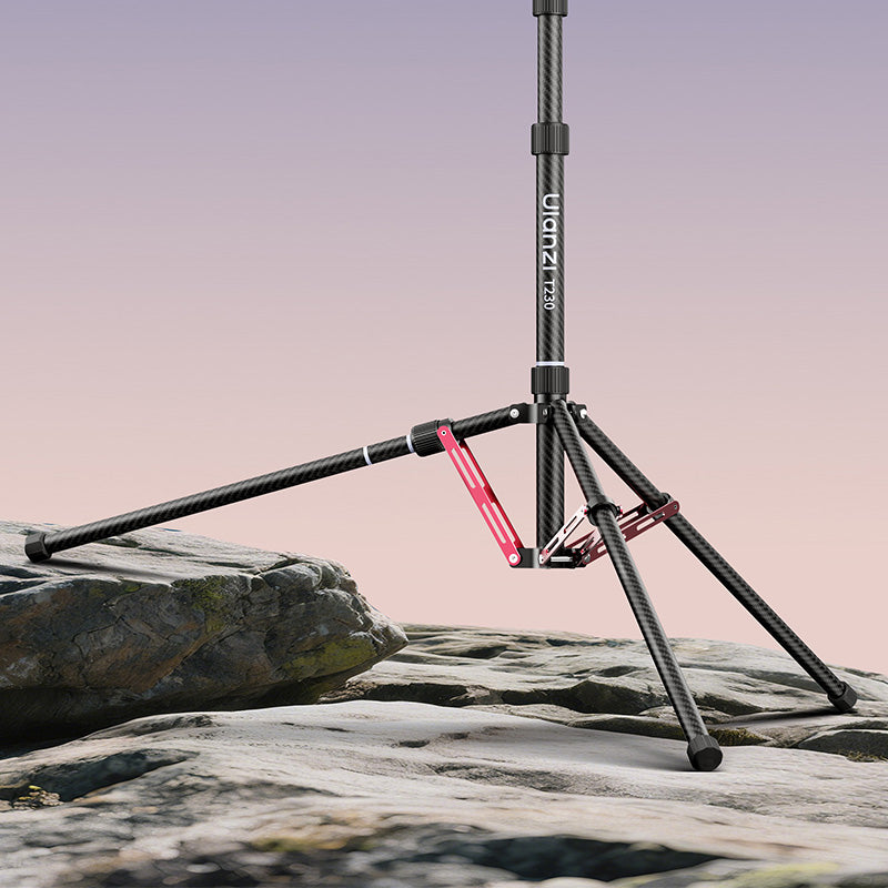 Ulanzi T230 light stand stable on rocks with independent leg adjustment and leveling indicator.