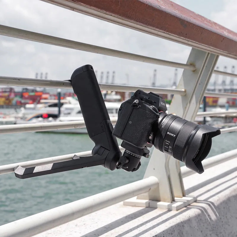 Ulanzi TT38 One-click Opening Tripod T070GBB1 with Sony Camera - Perfect for photography.