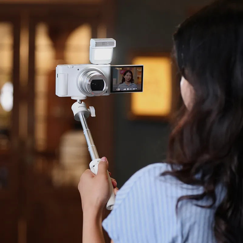 Ulanzi SL03 Spark Lite camera with flash, showcasing content creation capabilities.