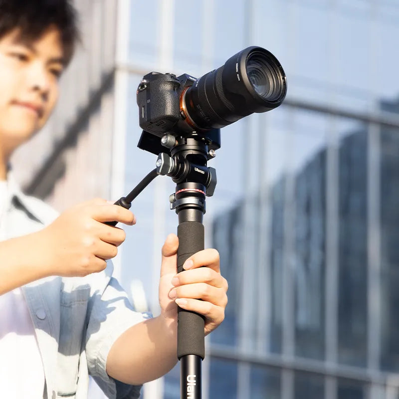 Ulanzi U-190 Pro Fluid Video Head with camera on tripod, ready for video shooting.