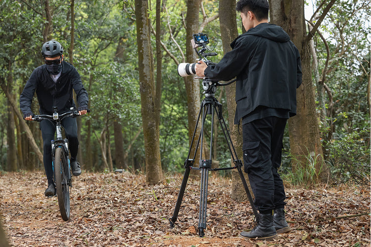 Shaky Vlog Footage? How a Fluid Head Tripod Instantly Levels Up Your Videos