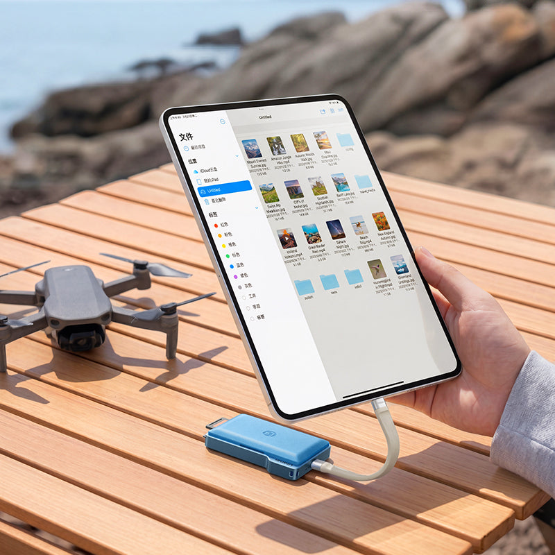 Ulanzi DC01 2-in-1 Memory Card Case and USB-C Reader - Blue - official product details