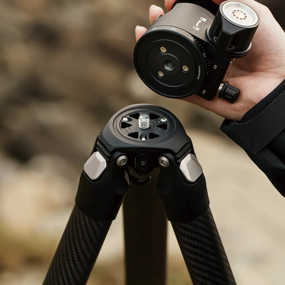 Ulanzi Falcam TreeRoot Quick Lock Pro Tripod setup in action.