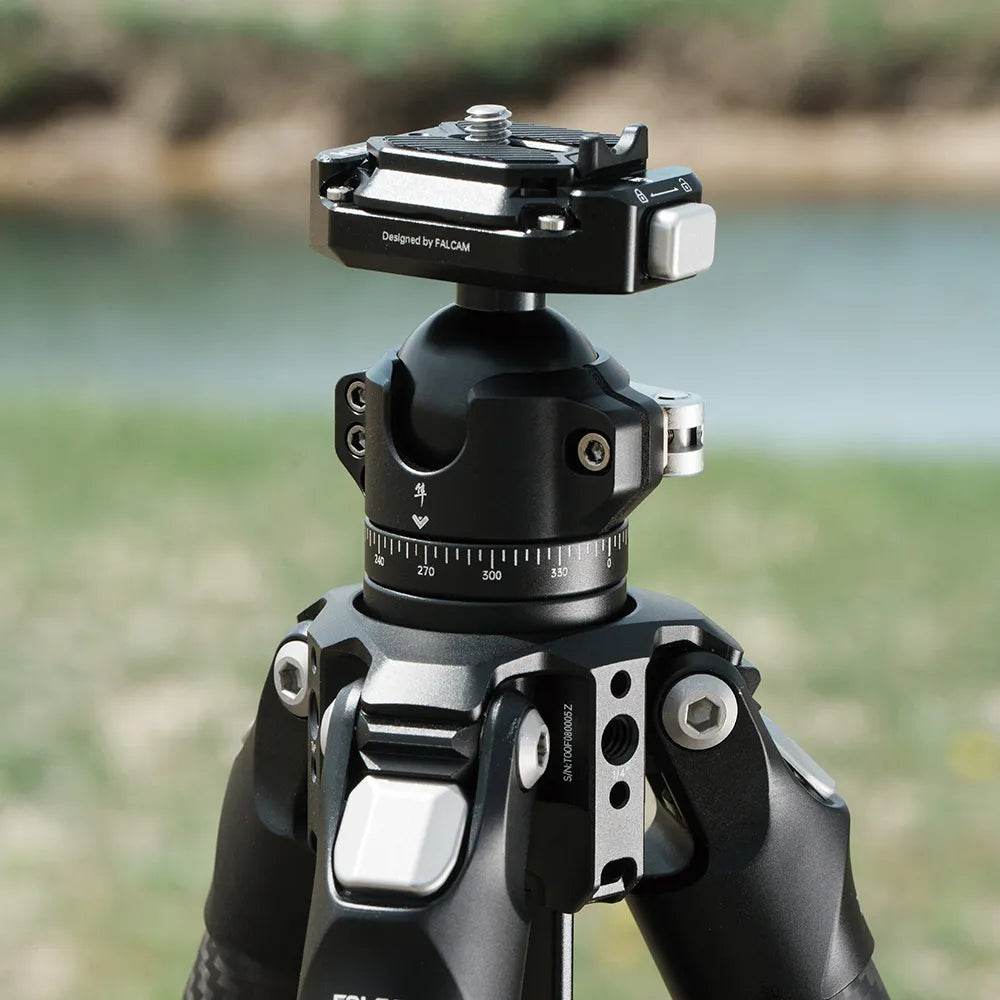 Close-up of TreeRoot Quick Lock Lite Tripod head designed by FALCAM.