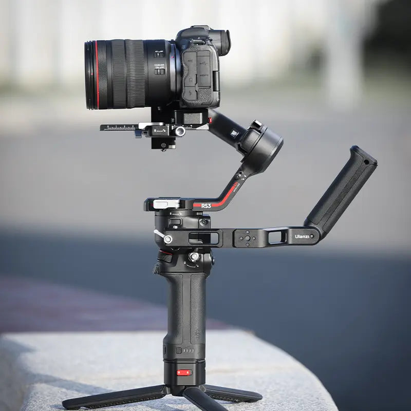 Ulanzi Sling Handgrip for DJI RS stabilizer with attached DSLR camera.